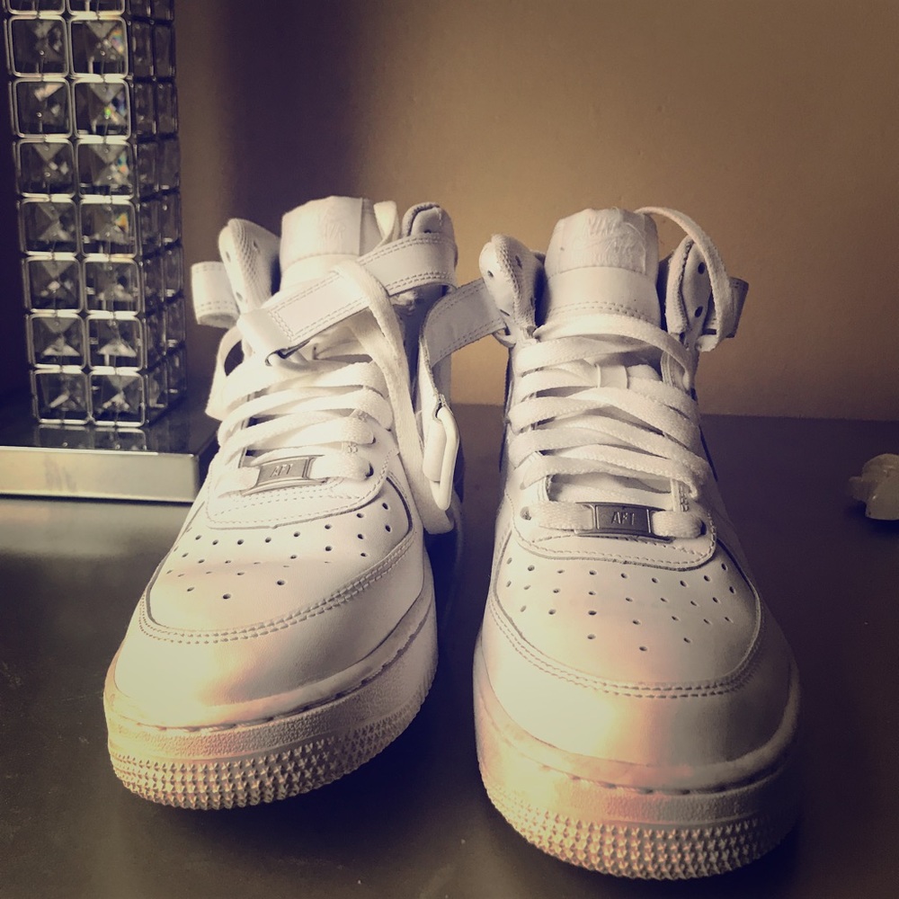 White Nike Air Force 1’s